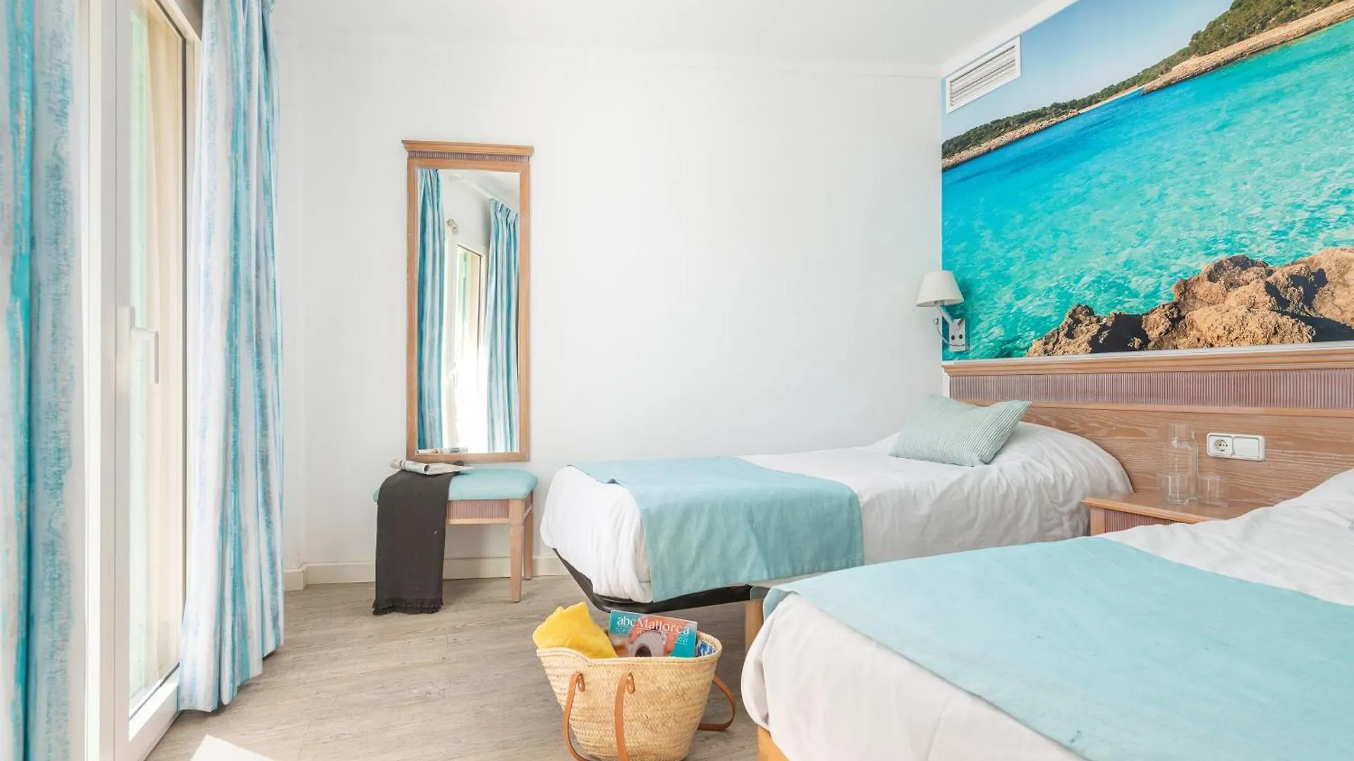 Apartamentos Playa Marina Cala Ferrera